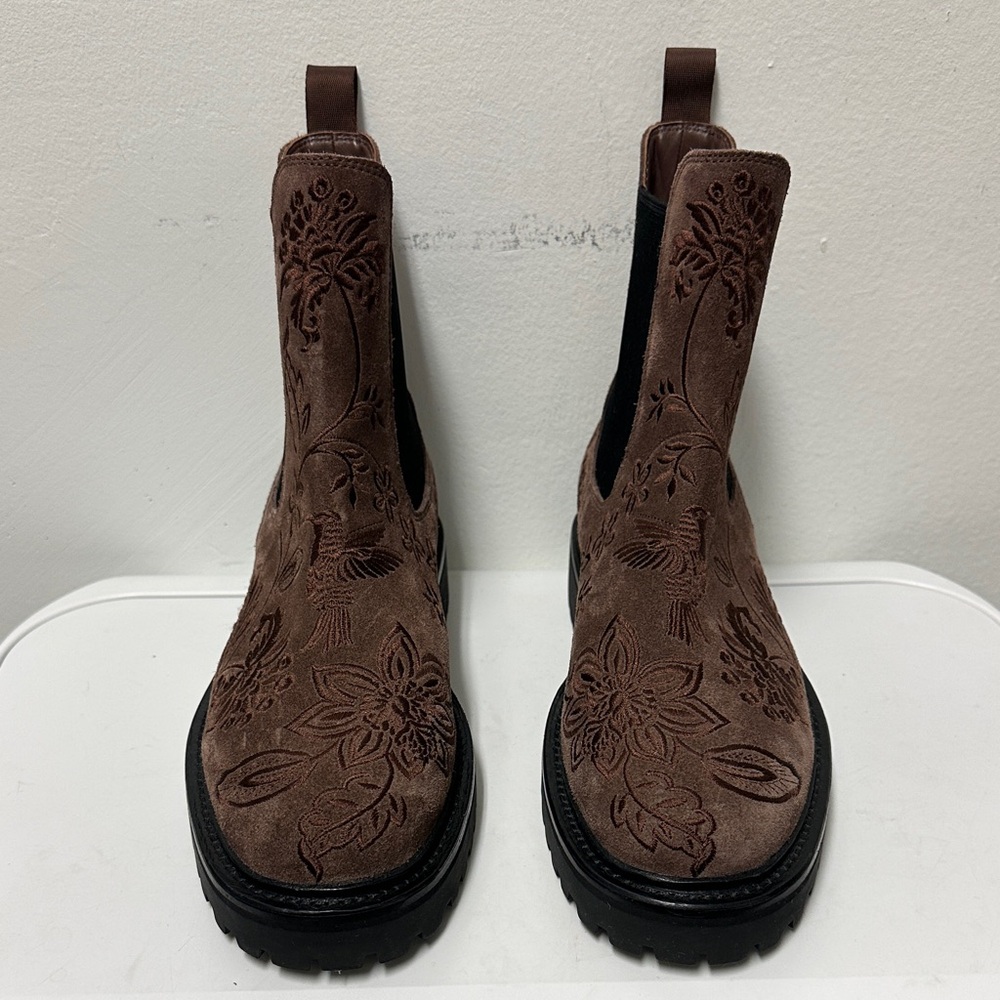 JOHNNY WAS SUEDE LEATHER BLUMA EMBROIDERED CHELSEA ANKLE BOOTS, SO STYLISH - Picture 5 of 14
